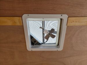 8.5′ x 32′ Gooseneck Hybrid Enclosed Trailer - Image 16