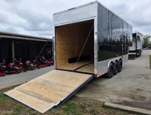 8.5X26 Gooseneck Enclosed Trailer with 9′ Interior (3) 7,000lb Axles - Image 12