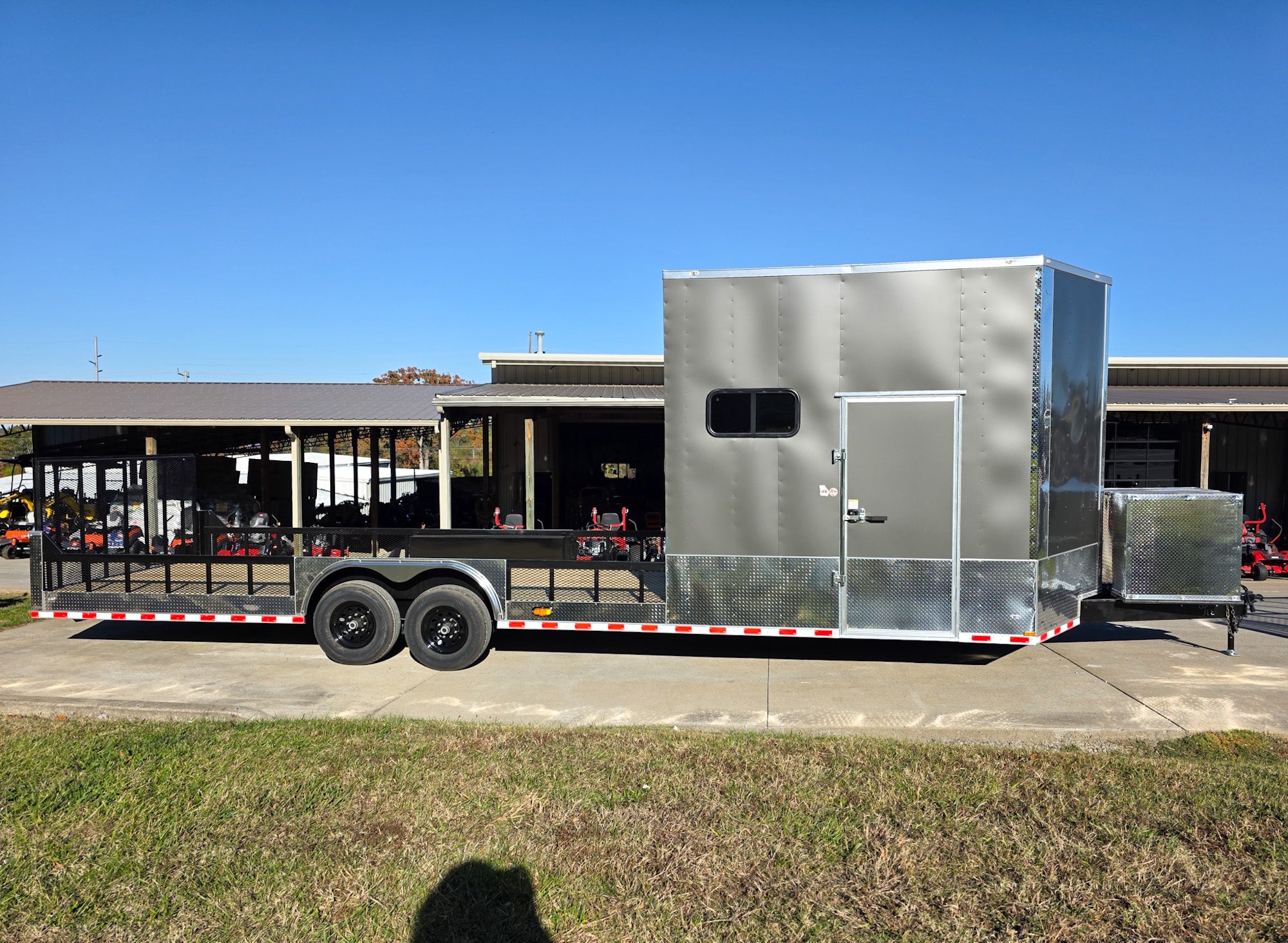8.5×30 Charcoal V-Nose Hybrid Enclosed open Trailer 9.5 Interior (2) 7000LB Axles 14K Gvwr 8.5×30 Charcoal V-Nose Hybrid Enclosed open Trailer 9.5 Interior (2) 7000LB Axles 14K Gvwr - Image 1