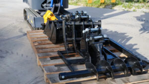 TERROR XI Mini Excavator Digger 13.5hp Gas B&S EPA Engine with 13 Attachments - Image 14