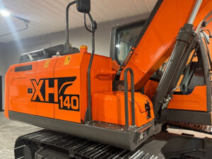 KYMRON® XH140 Pro Series Excavator with Thumb + Cab w/ AC &Heat AM/FM Radio - Image 4