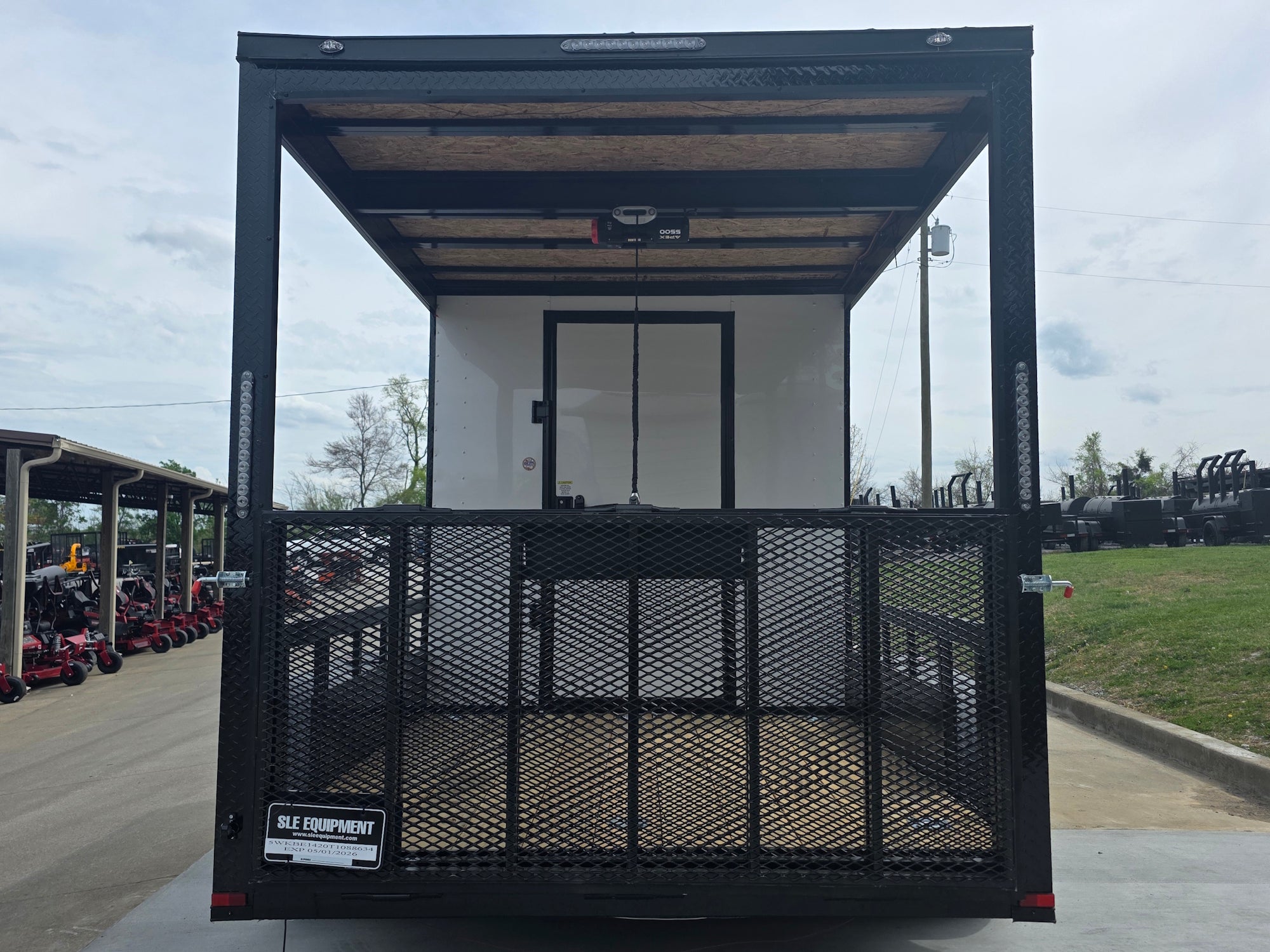 7′ x 14′ White V-Nose Hybrid Enclosed Trailer with 6′ Gate - Image 4