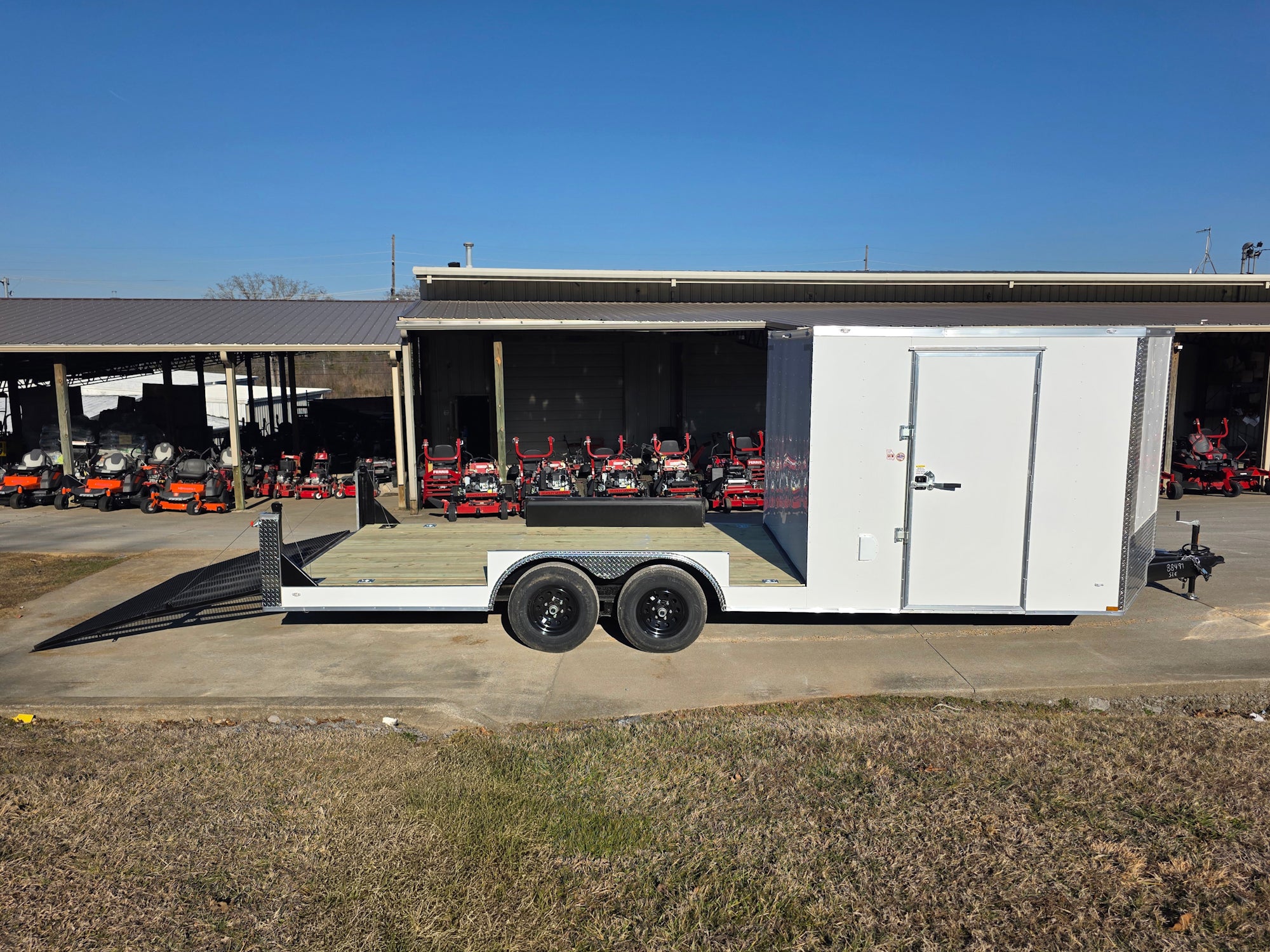 8.5 X 22 Hybrid Enclosed Trailer With 30amp Electric Package (2) 5,200lb Axles - Image 14
