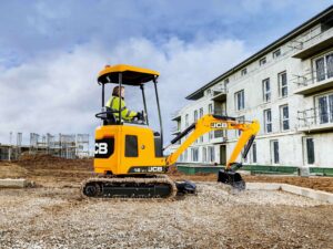 18Z-1 Canopy 1.8T Mini Excavator - Image 7