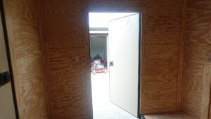 8.5′ x 24′ White Hybrid Trailer w/ Roof – Covered Rear Deck & Generator Box - Image 20