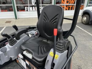 2026 Kubota U27-4 (ROPS) includes open station unit, hydraulic thumb, manual coupler, dig buckeT - Image 5