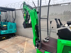 1 Ton, B&S Engine Mini Excavator w/ Hydraulic Thumb & Swing Boom | KX12-CB - Image 5