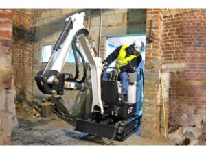 E10 Compact Excavator - Image 12