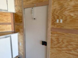 8.5×24 V-Nose Tandem Enclosed Trailer with Elect Pkg A/C and Cabinets - Image 20